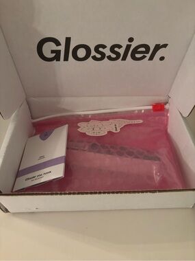 Glossier You Soie